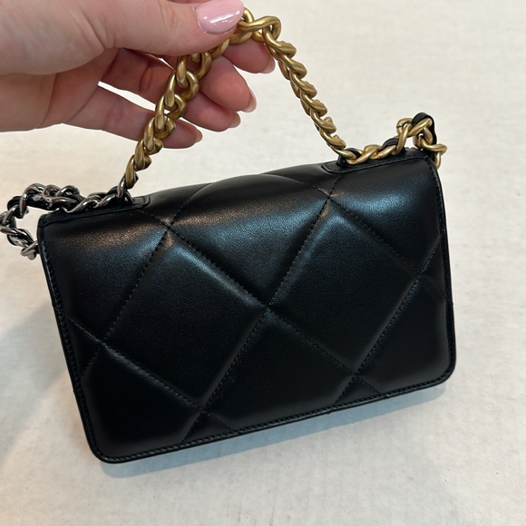 Pristine condition Lambskin Quilted Chanel 19 Wallet On Chain Black complete set - Picture 7 of 17